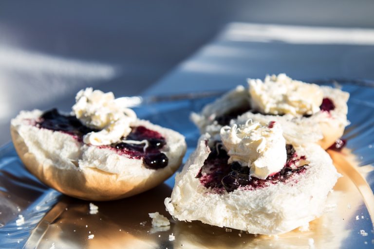 Cream scones